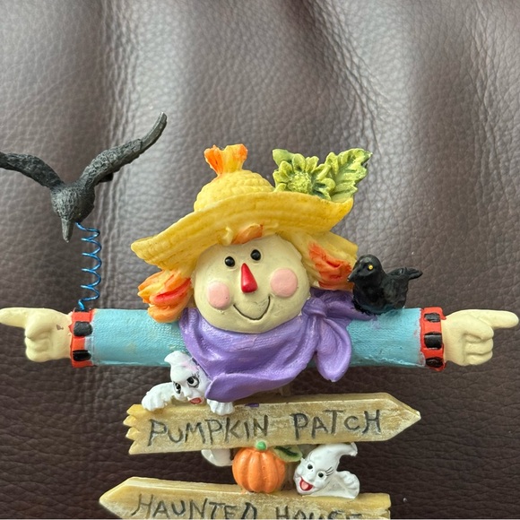 Scarecrow with Ghosts and Jack O’ Lanterns - Vintage Halloween Figurine - Picture 4 of 16